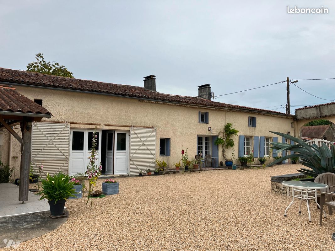Maison 8 pièces 197 m² · à Bresdon · 197 m² · 252 000 €