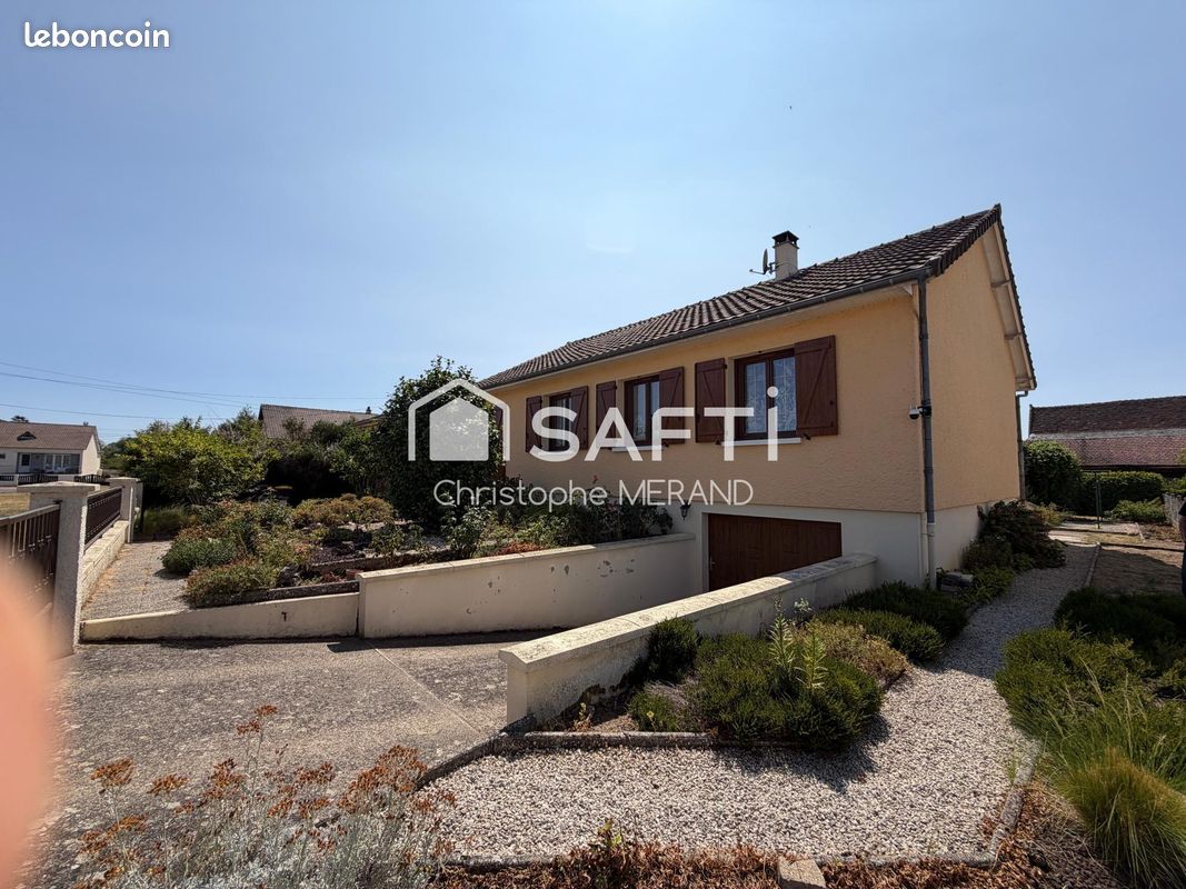 Maison 5 pièces 94 m² · à Dangé-Saint-Romain · 94 m² · 138 000 €