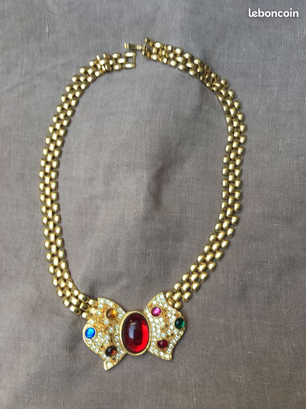 Collier fantaisie (image 1)