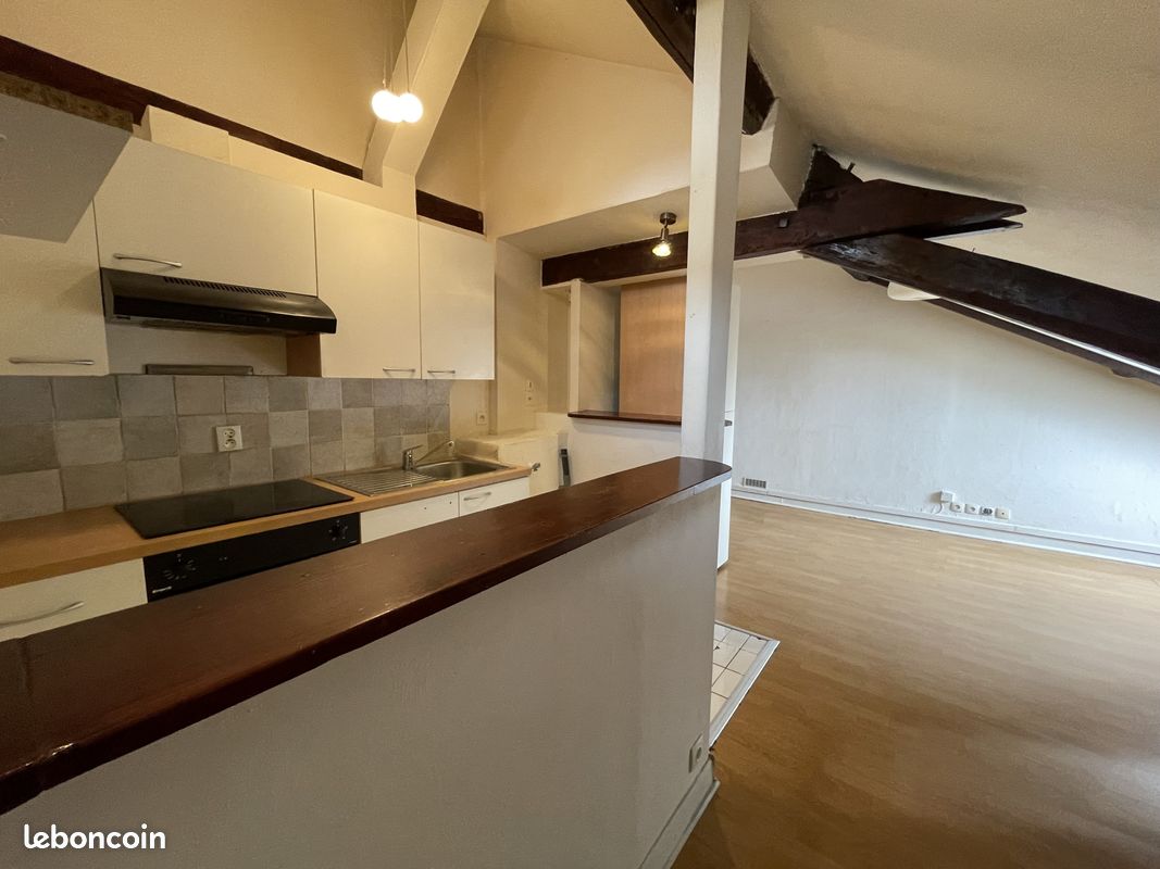 Appartement a louer - 2 pièce(s) - 37 m2 - Surfyn