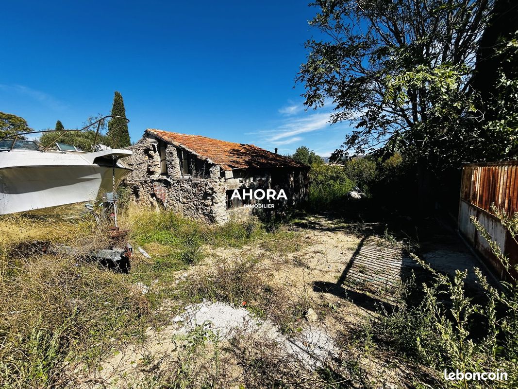 Terrain 619 m² · à Marseille · 619 m² · 220 000 €