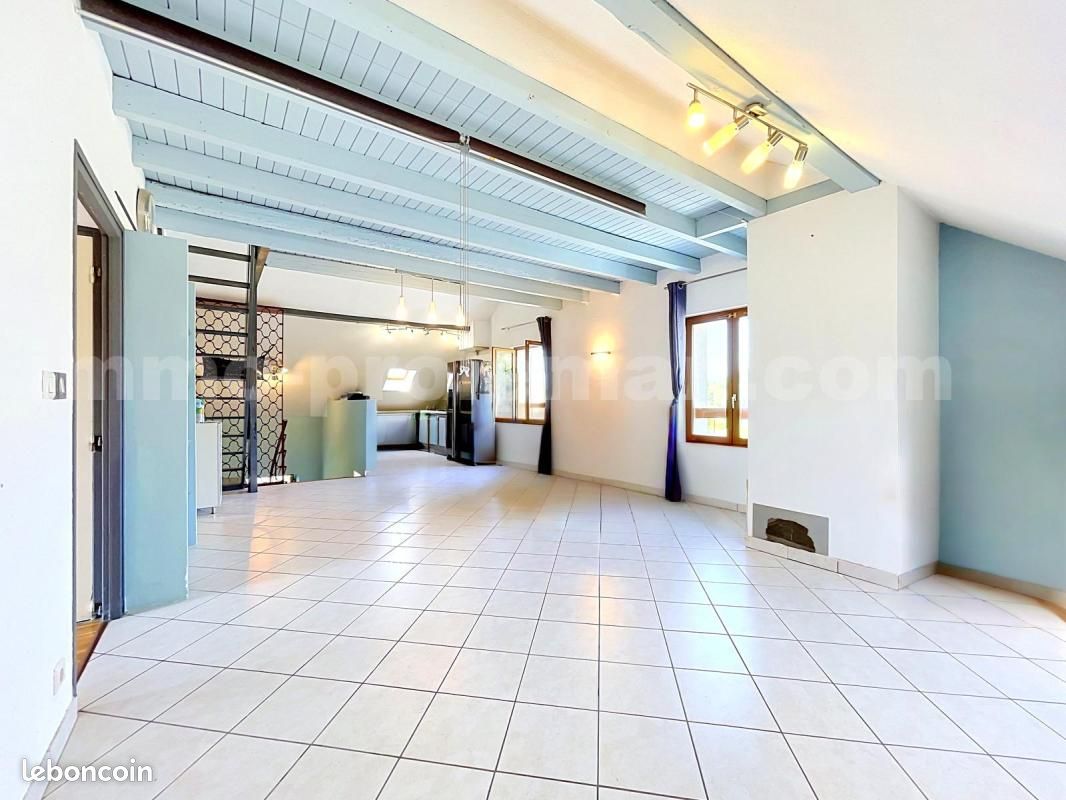 Appartement 4 pièces 134 m² · à Ambilly · 134 m² · 279 000 €