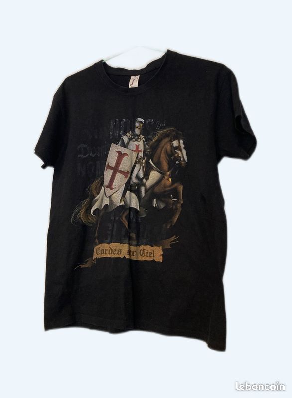Tee Shirt noir avec motif Chevalier Taille XS (Adulte/enfant) (image 1)
