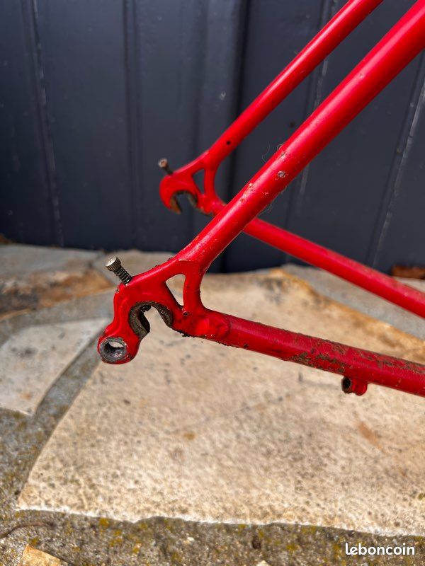 P VINTAGE CADRE Frame Course Road Chrono 56 X 56 Vélo Rouge Somec EUR 349,95 - FR