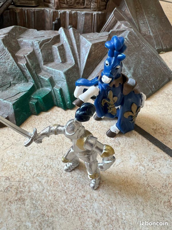 Château fort Plastoy et figurines Papo (image 7)