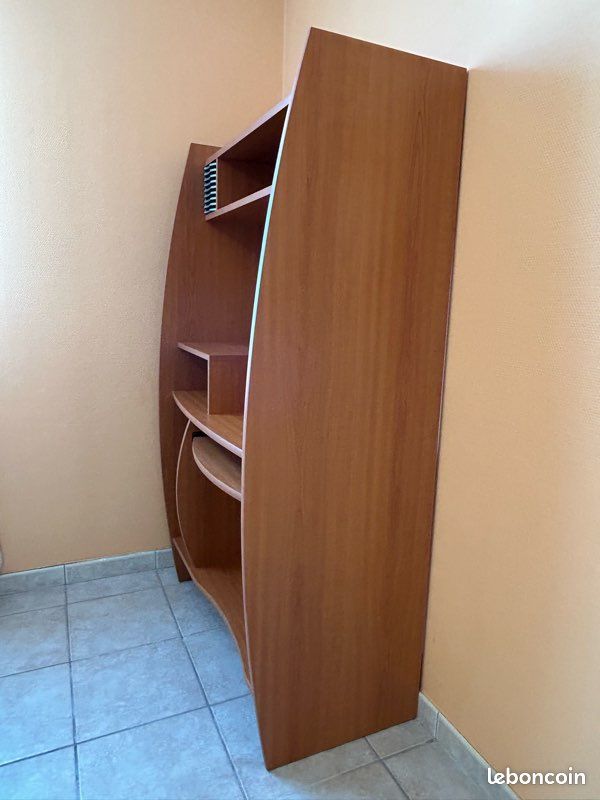 Bureau (image 2)
