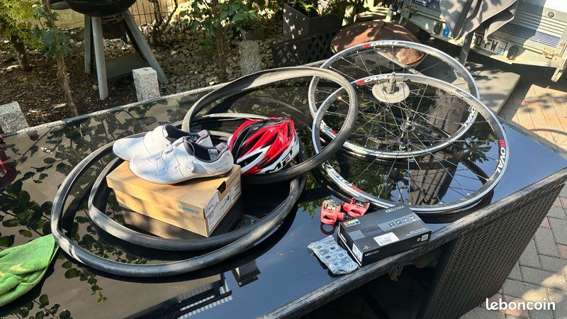 Équipements + Fuji Altamira 2.7 Carbone / Shimano 105 / Mavic / Grand Prix 5000 (image 2)