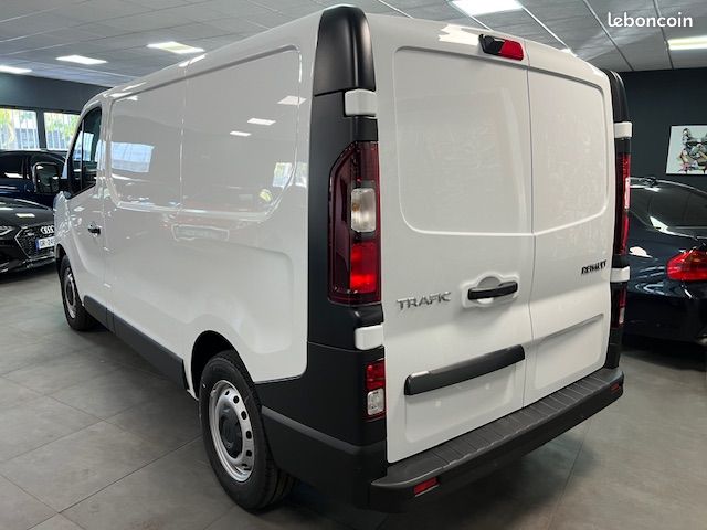 26000 HT 31% de remise sur trafic L1H1 neuf 3 Tonnes 2l 150ch advance + options (image 5)