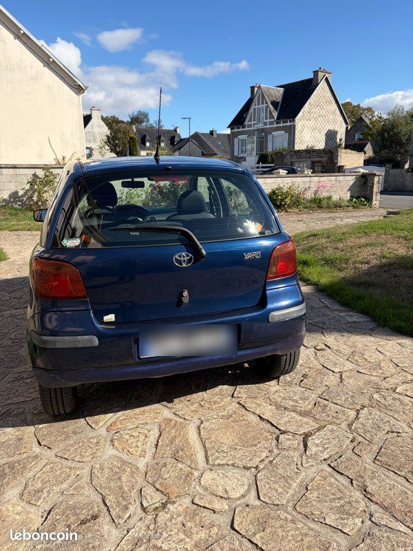 Toyota yaris (image 3)