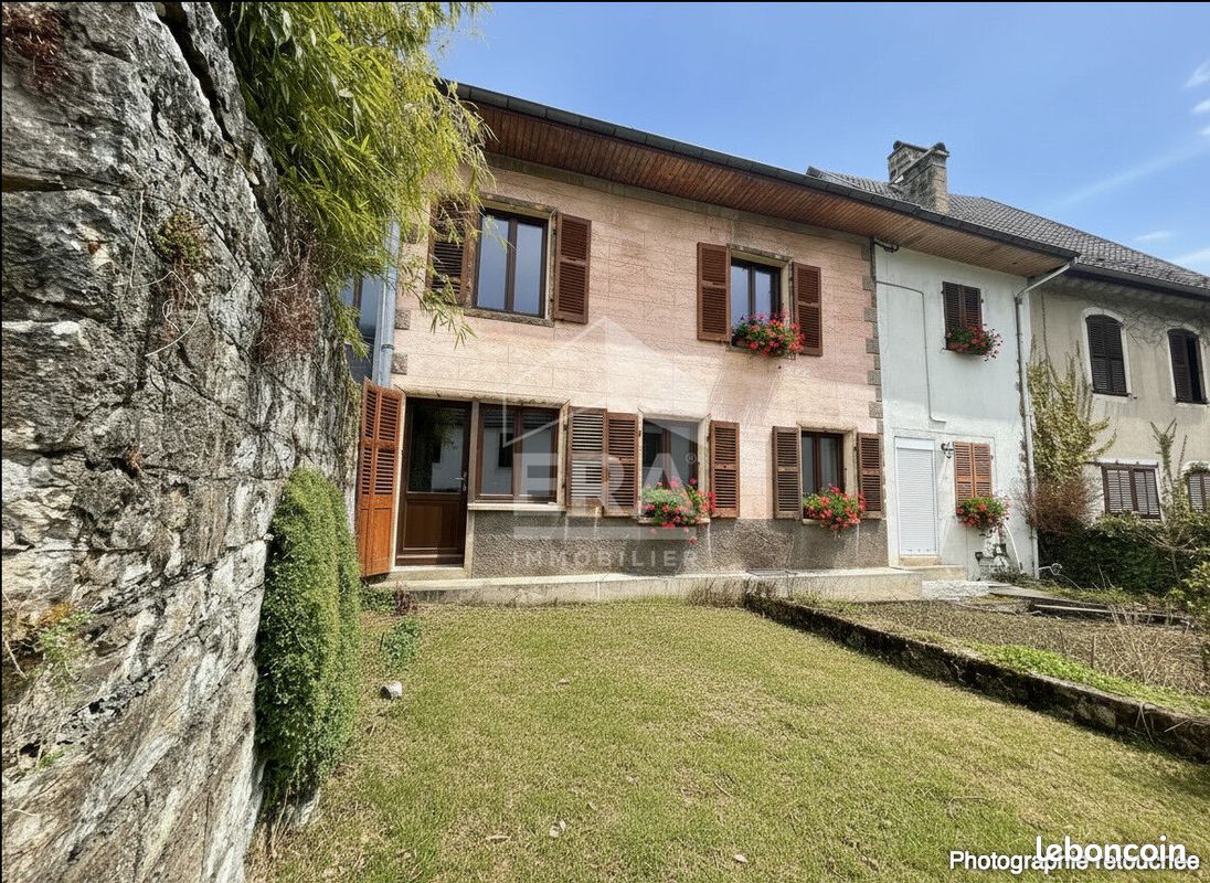 Maison 7 pièces 180 m² · à Mouthier-Haute-Pierre · 180 m² · 163 000 €
