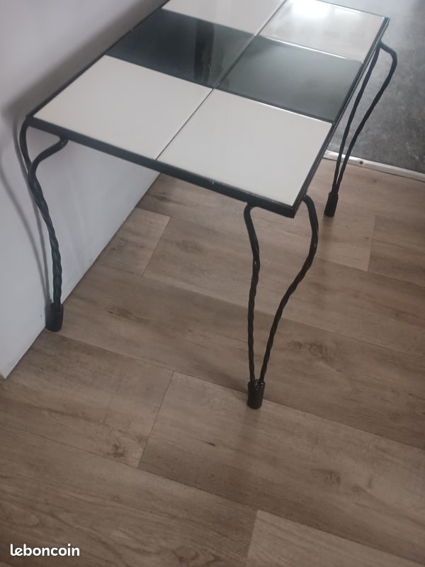 Table (image 1)