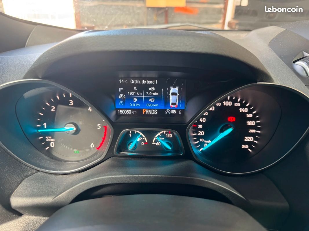 FORD KUGA 2.0 TDCi 180cv 4x4 Powershift ST-Line / CarPlay / Hayon Électrique / Caméra de Recul (image 30)