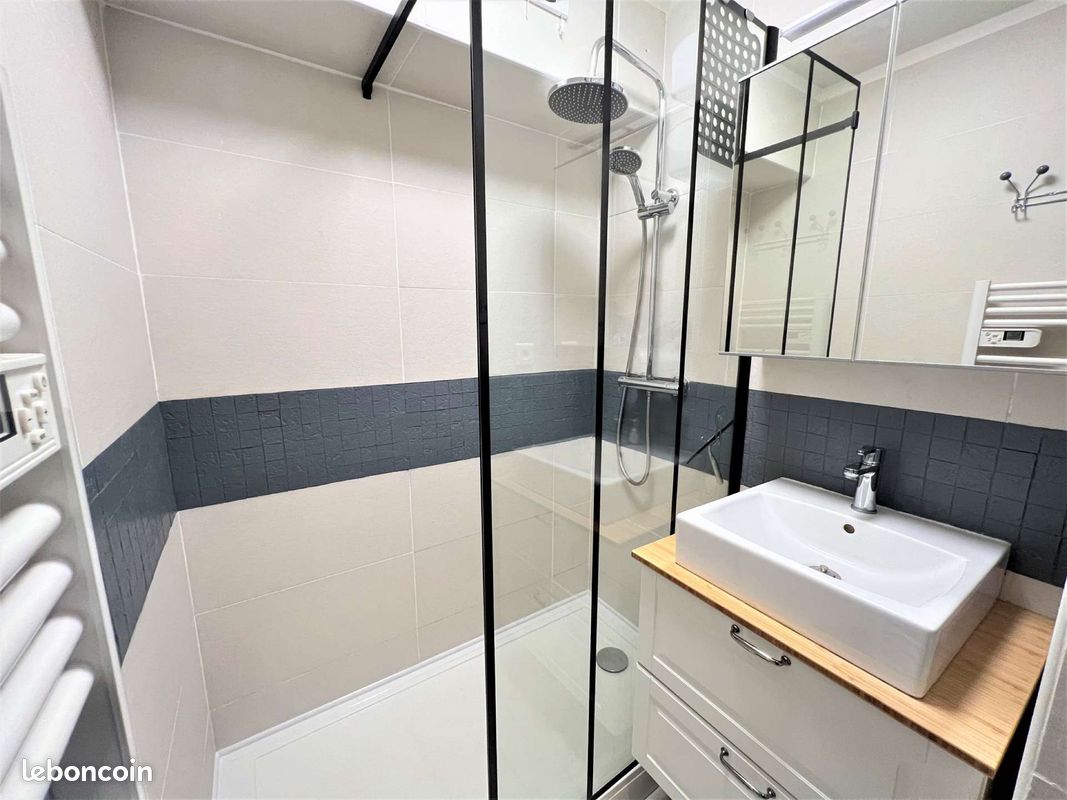 Location de vacances à SANARY SUR MER. Appartement rénové dans une résidence pour 4 personnes (image 8)
