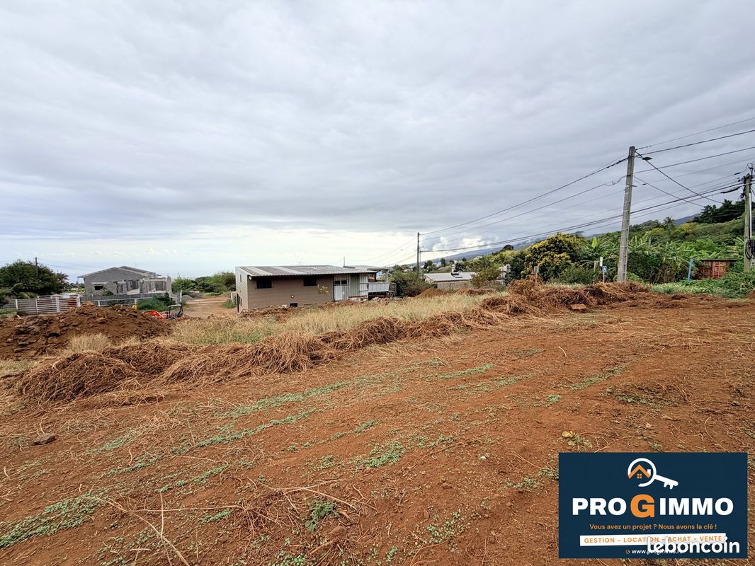 Terrain 851 m² · à Le Tampon · 851 m² · 150 000 €