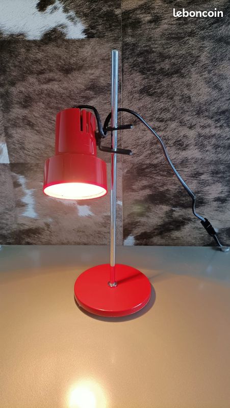 Lampe rouge pour table de nuit pop vintage (image 1)