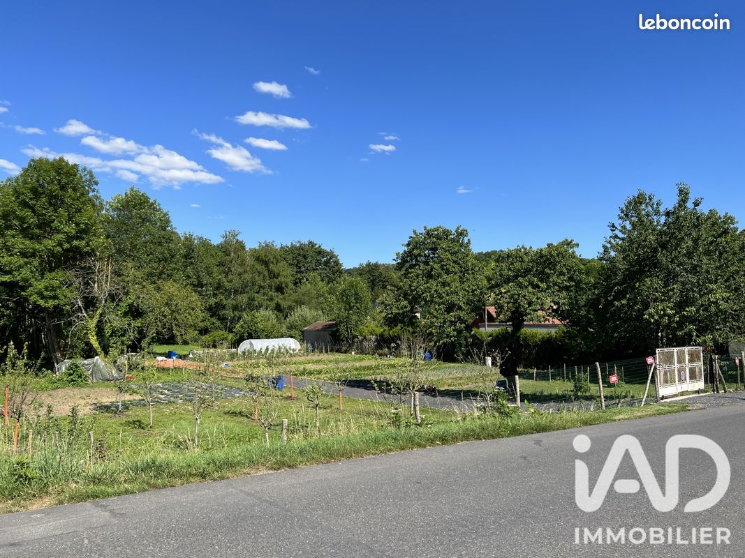 Terrain 7382 m² · à Chézy-sur-Marne · 7 382 m² · 44 000 €