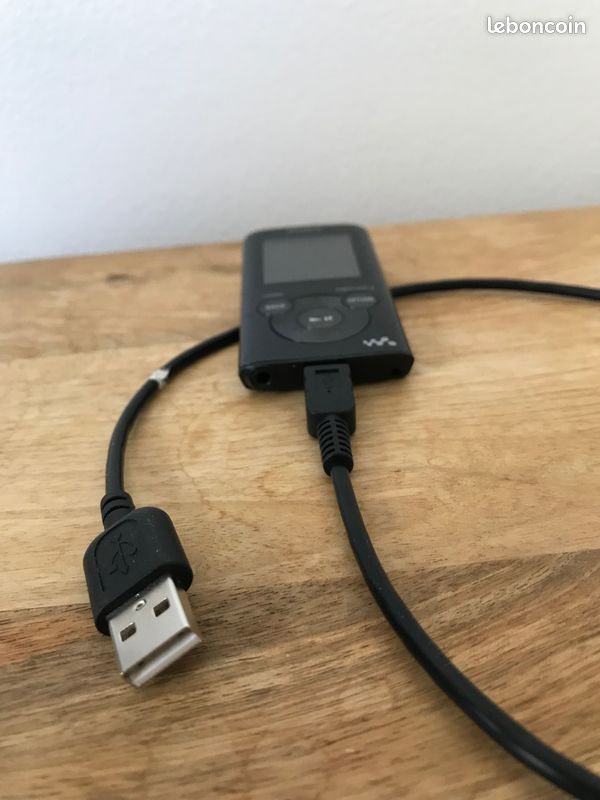 Sony Walkman / MP3 (image 6)