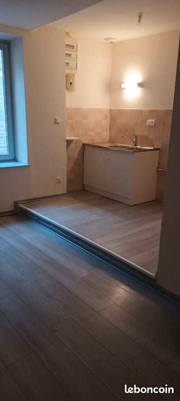 Appartement 3 pièces 55 m² · à Gray · 55 m² · 350 €