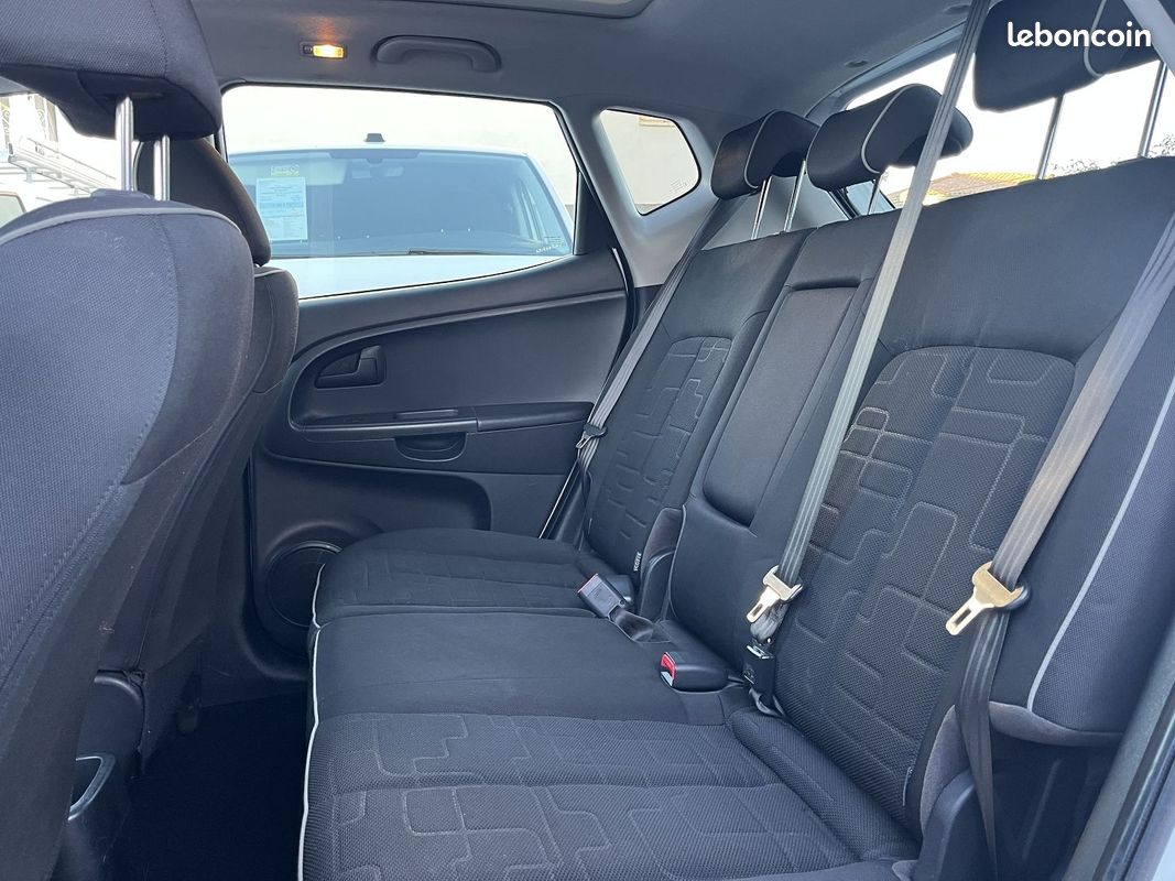 Kia VENGA 1.6 CRDI115 FAP URBAN CHIC (image 6)
