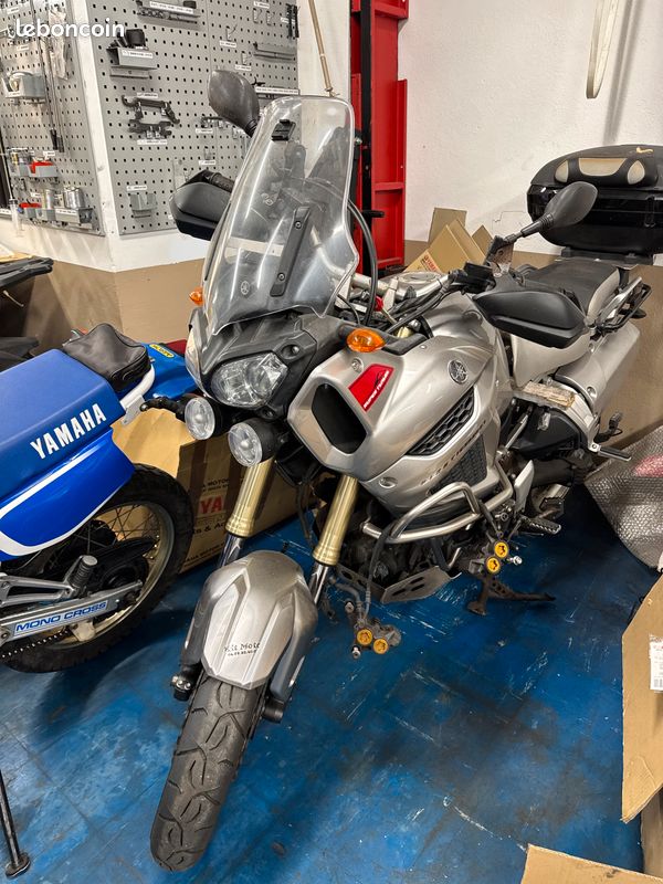 Té De Fourche Inférieur Pour Yamaha 600 Ténéré 34L - Pièce D'occasion En état Correct