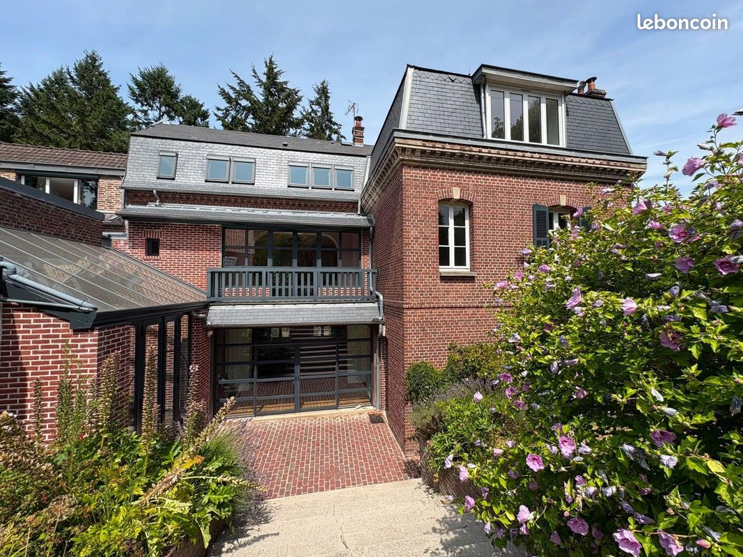 Maison 11 pièces 285 m² · à Eu · 285 m² · 558 000 €
