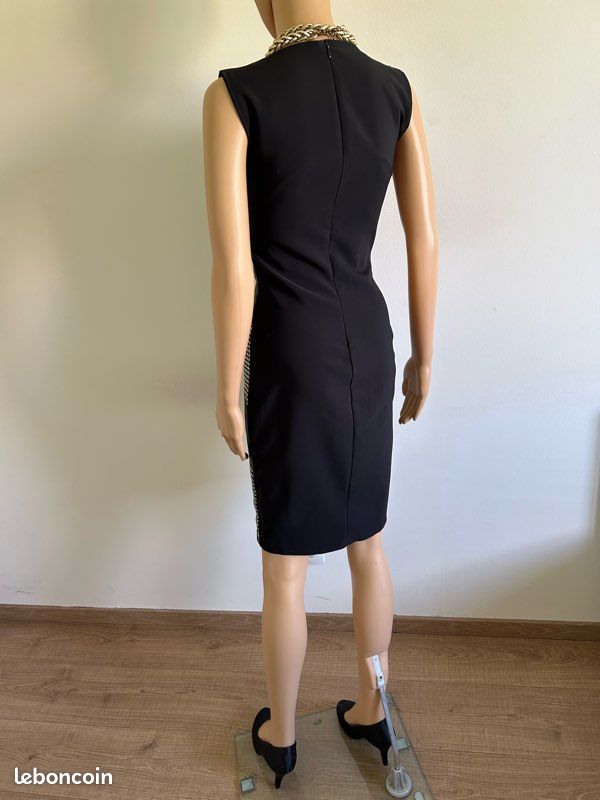 Robe noire et blanche sans manches Rinascimento taille XS TBE