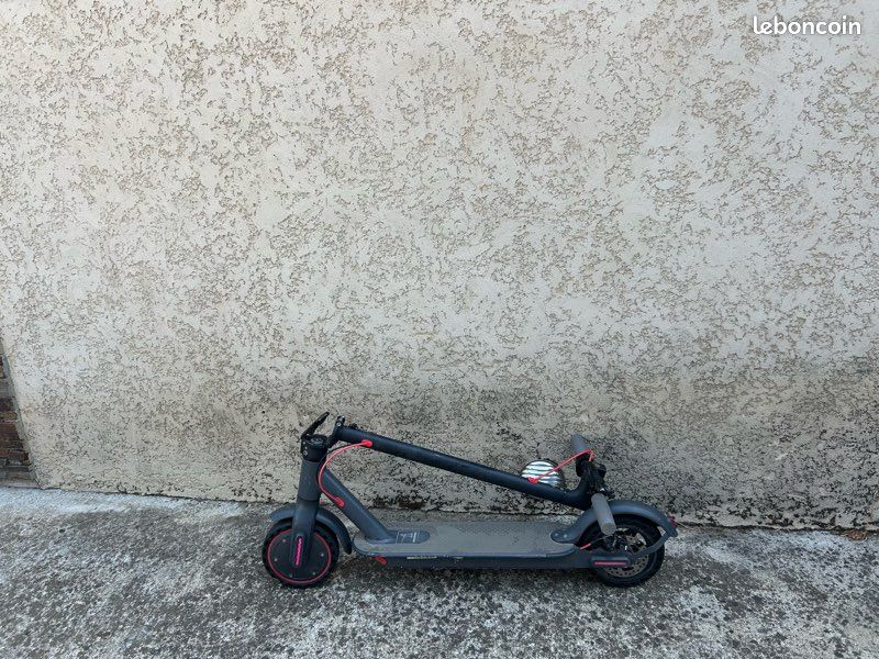 Trottinette électrique (image 1)