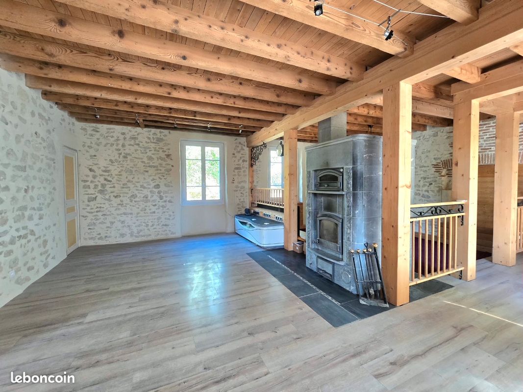 Maison 7 pièces 200 m² · à Ébreuil · 200 m² · 235 000 €