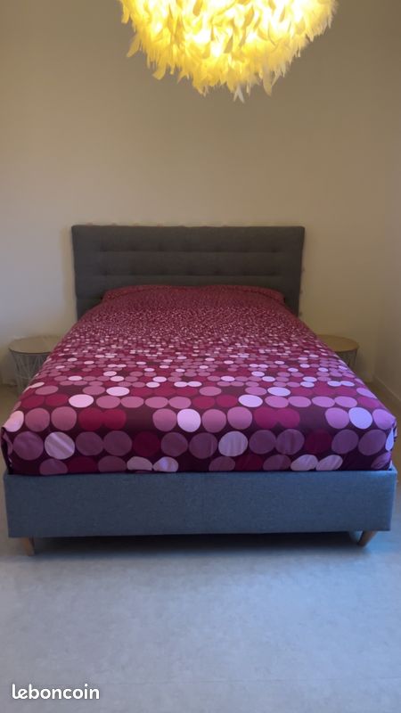 Lit 140x200 en excellent état (sans sommier ni matelas) (image 1)