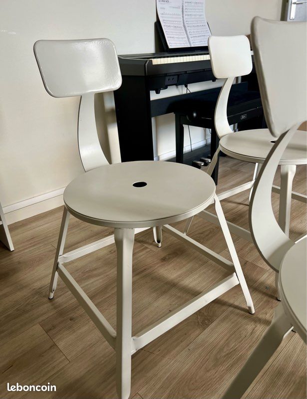 Lot 4 chaises (image 2)