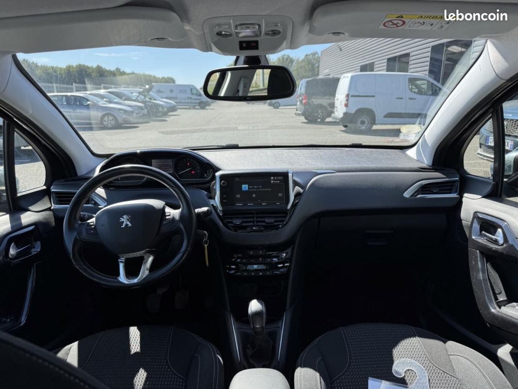 Peugeot 208 1.6 BlueHDi 75ch Allure Business S&S 5p (image 8)