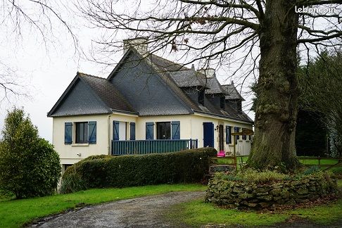 Maison 6 pièces 150 m² · à Plouguenast-Langast · 150 m² · 900 €/mois