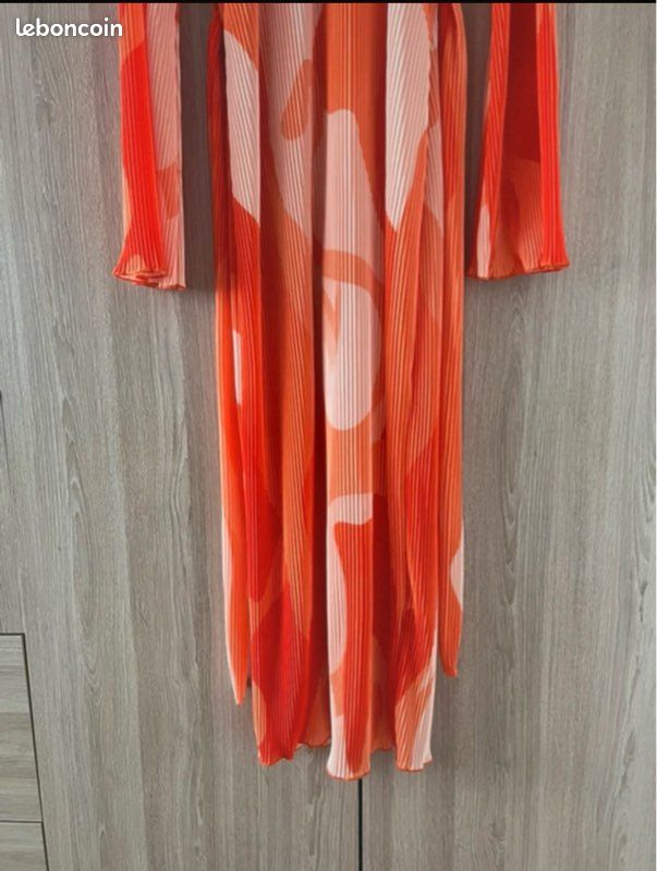 Robe Longue Transparente Susan Lawrence – Taille L, Neuve Avec étiquettes, Violette