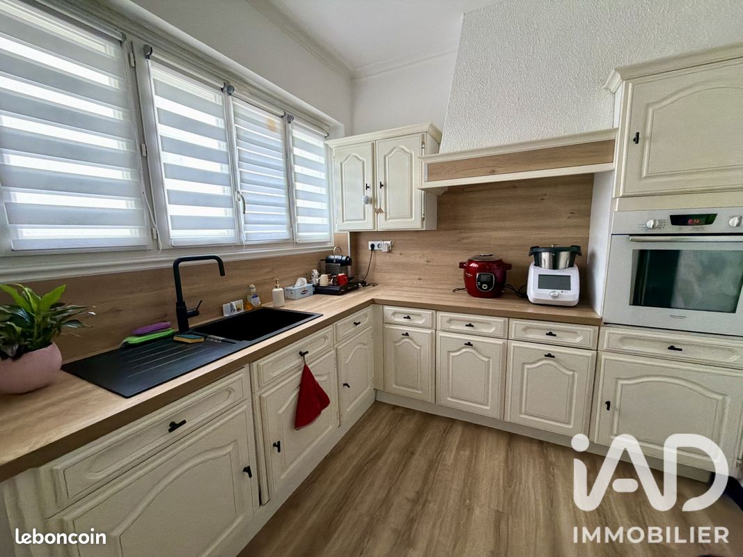 Propriété 7 pièces 246 m² (image 10)