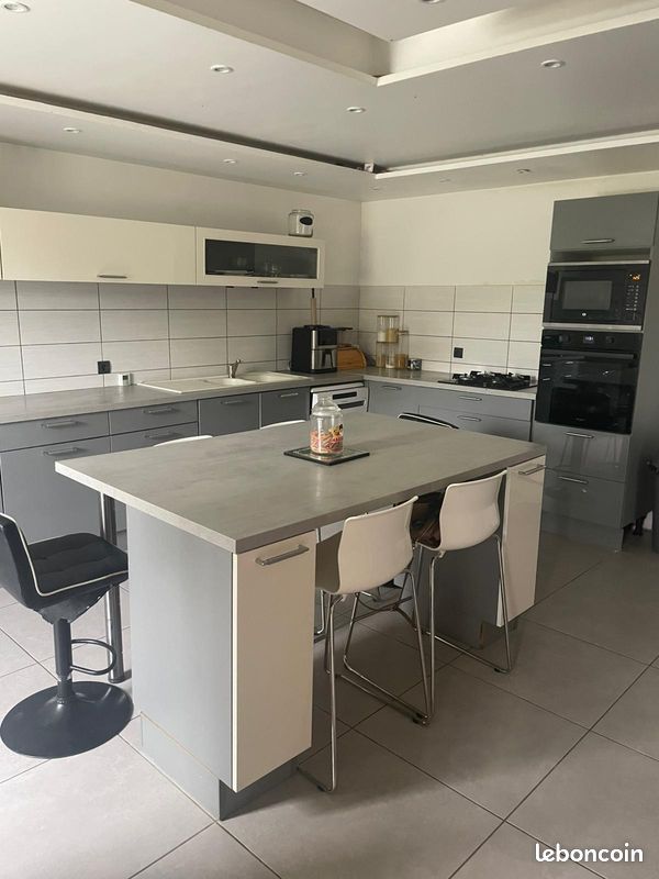 Maison a louer oyonnax - 5 pièce(s) - 200 m2 - Surfyn