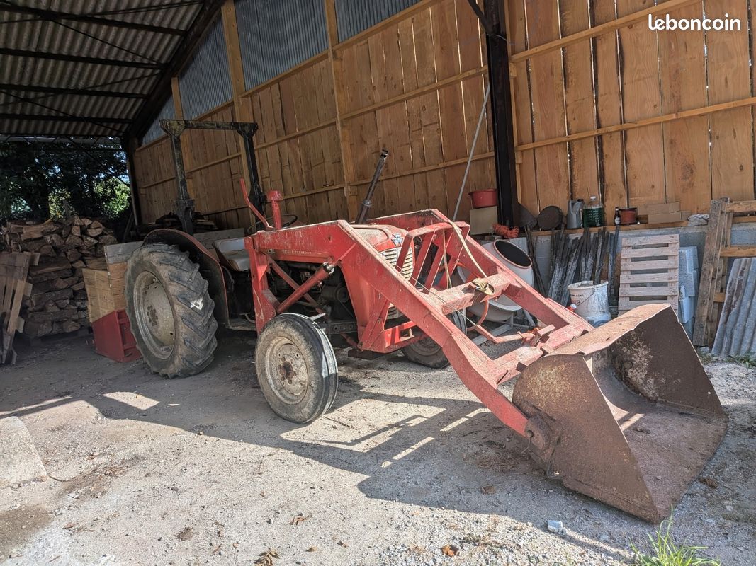Tracteur Massey Ferguson 35 année 50 (image 1)