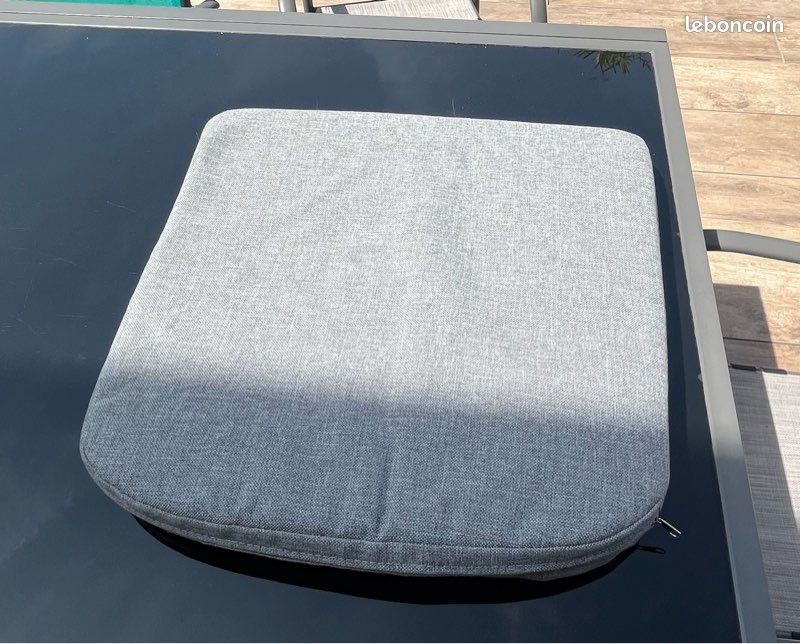 Coussins gris (image 4)