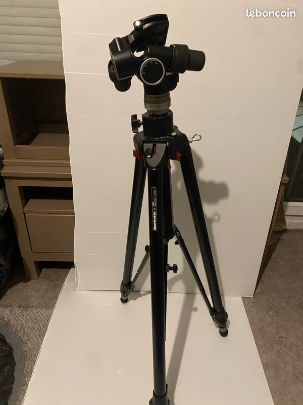 Trépied Manfrotto 058 Aluminium - Hauteur 217 Cm - Comme Neuf Avec Boîte Et Courroie