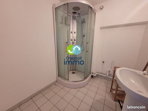https://img.leboncoin.fr/api/v1/lbcpb1/images/ab/8f/55/ab8f55cd546d5f4036393967b58e8202fd693764.jpg?rule=ad-image