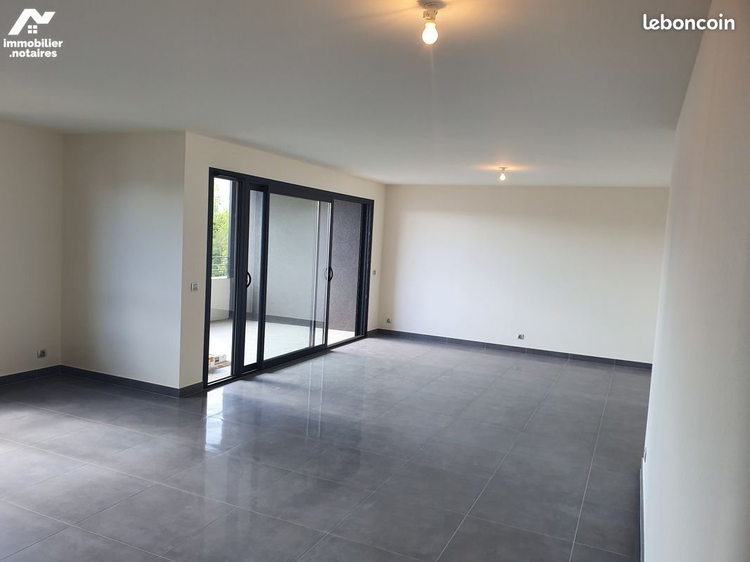 Appartement 4 pièces 134 m² · à Saint-Genis-Pouilly · 134 m² · 2 500 €/mois