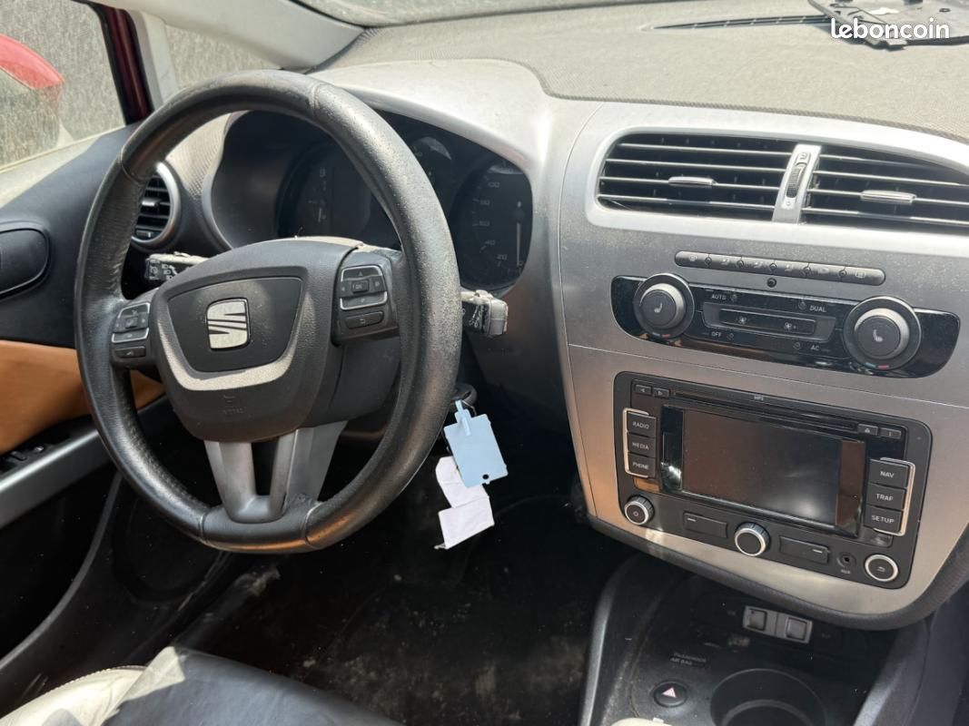 Seat Leon 1.8 TSI Sport DSG - BVA HS VENDU DANS L'ETAT (image 8)