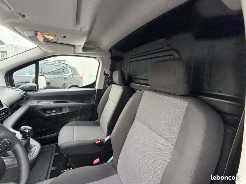 Citroen Berlingo Van M 650kg BlueHDi 100 S&S Driver BVM5 (image 8)