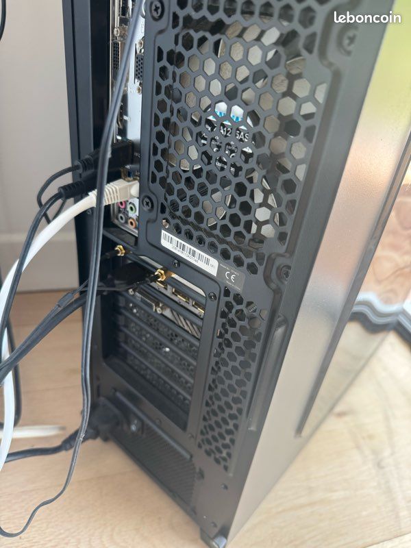 Pc gamer AMD ryzen 1700X Gigabyte 1070 ssd 260Go 1To stockage