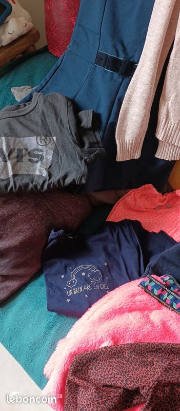 Lots de vêtements fille 11/12 ans (image 6)