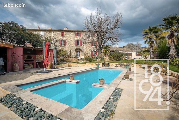 Maison 9 pièces 450 m²