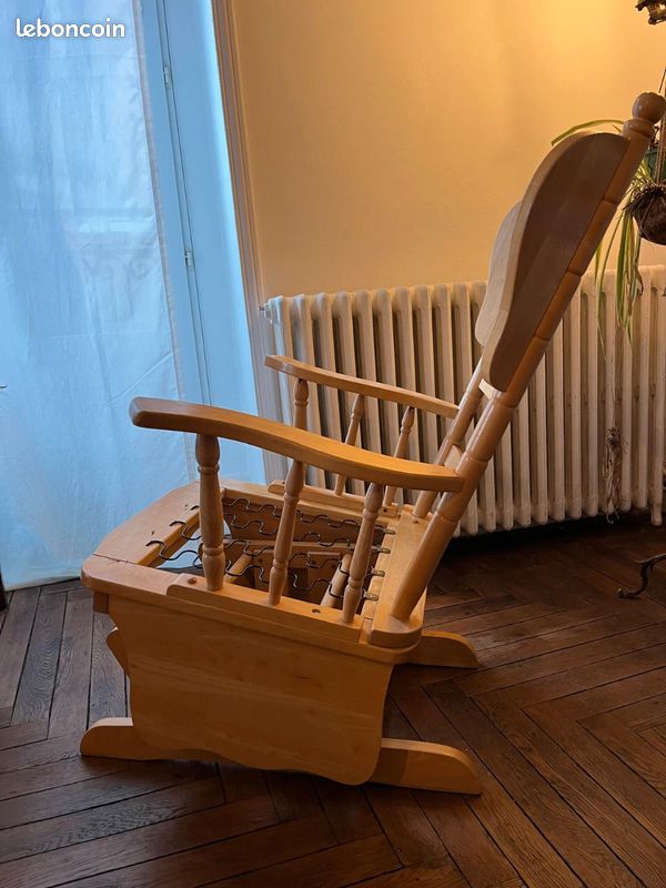 Antique Rocking Chair (GEC) F1007 Antique Rocking Chair (GEC) F1007