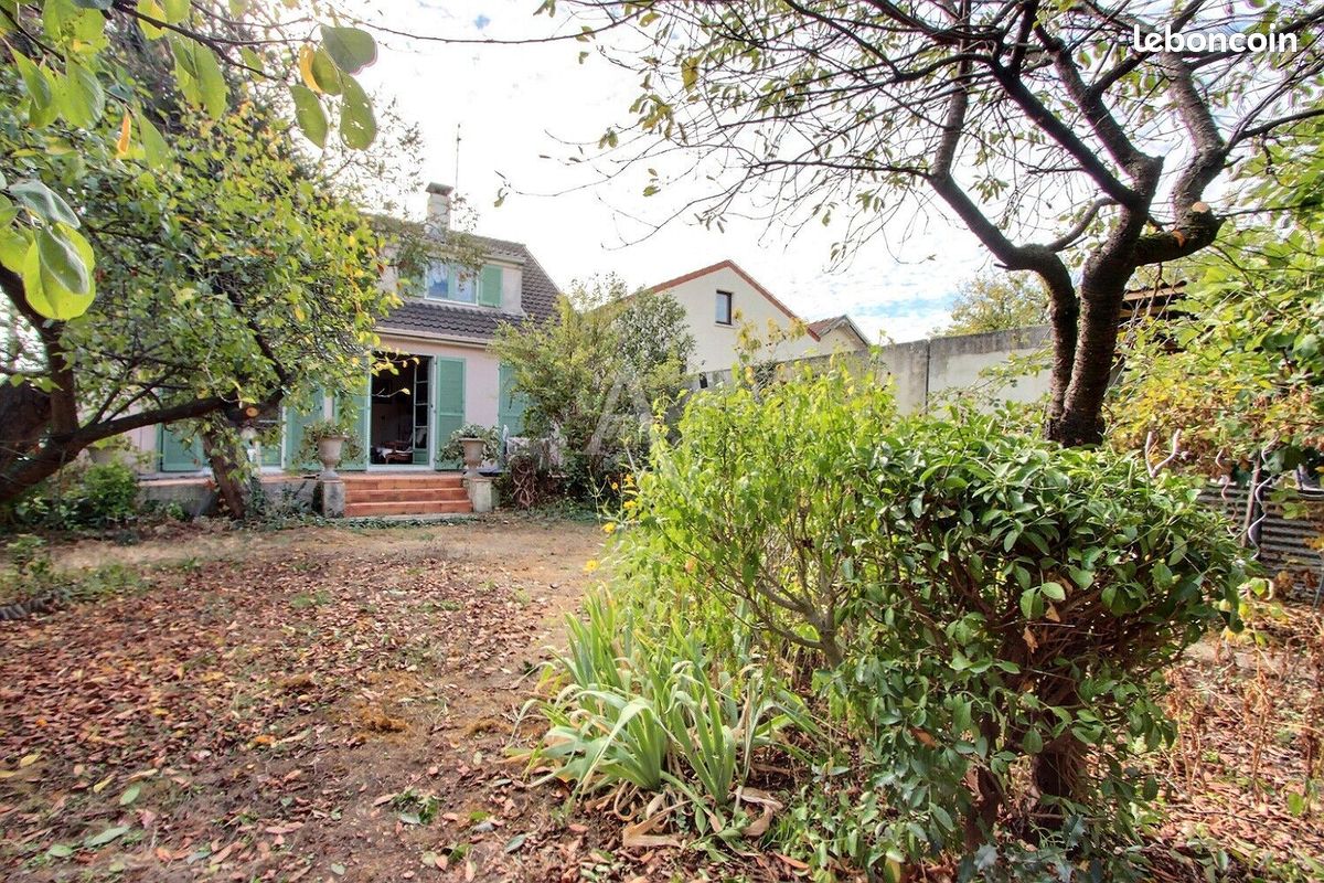 Maison 5 pièces 130 m² · à Épinay-sur-Seine · 130 m² · 355 000 €