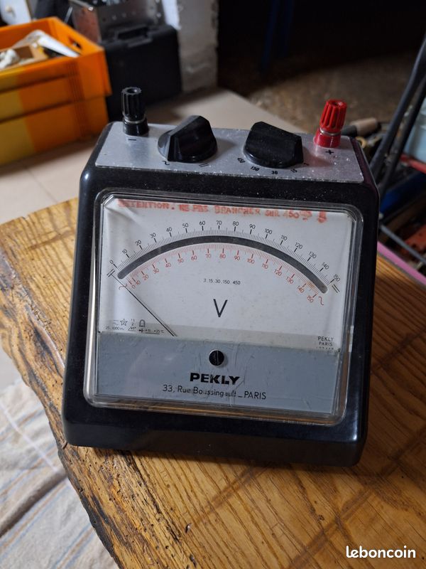 Voltmètre Pekly 500V – 70x70mm, Fabrication Française, Neuf