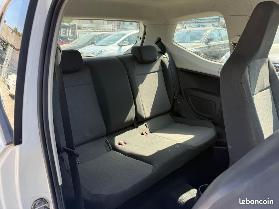 Volkswagen UP 1.0 60CH BLACK UP 3P (image 10)