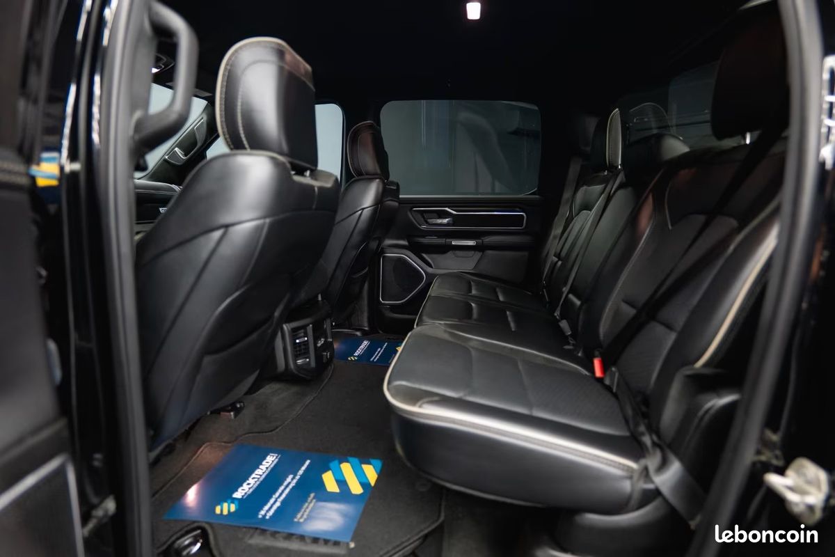 Dodge RAM 1500 Laramie Night Edition 5.7 HEMI 401 ch 4x4 – Alpine – 20” – Offroad (image 34)